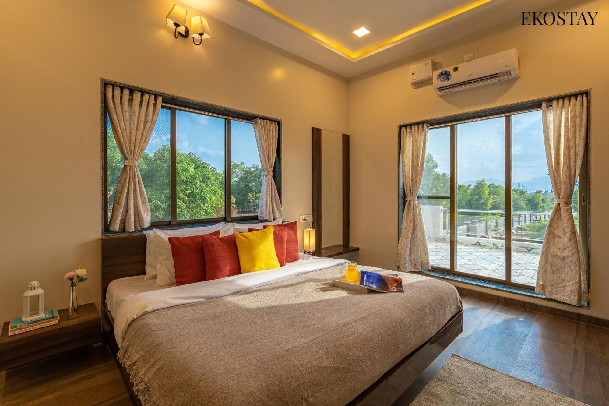 Ekostay Gold Palm Estate I Cricket Turf I Rain Dance I 2 Acre Property Karjat Eksteriør billede
