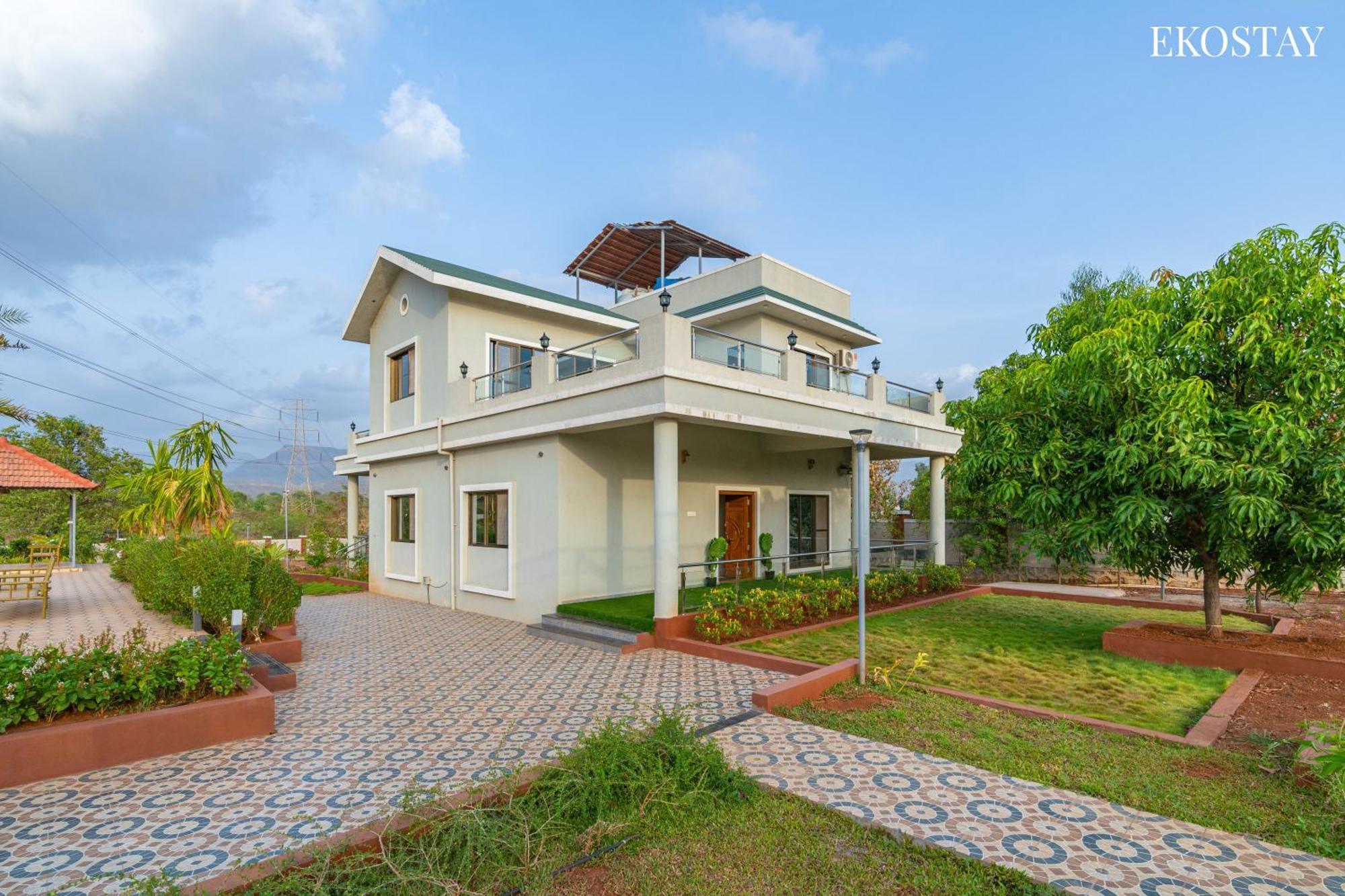 Ekostay Gold Palm Estate I Cricket Turf I Rain Dance I 2 Acre Property Karjat Eksteriør billede