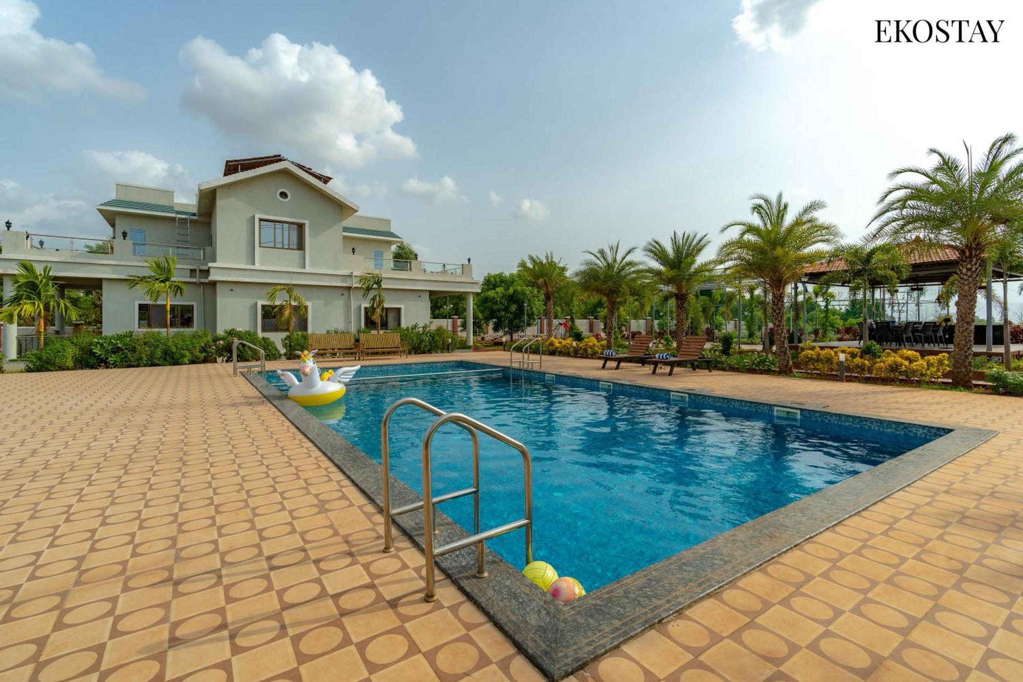 Ekostay Gold Palm Estate I Cricket Turf I Rain Dance I 2 Acre Property Karjat Eksteriør billede