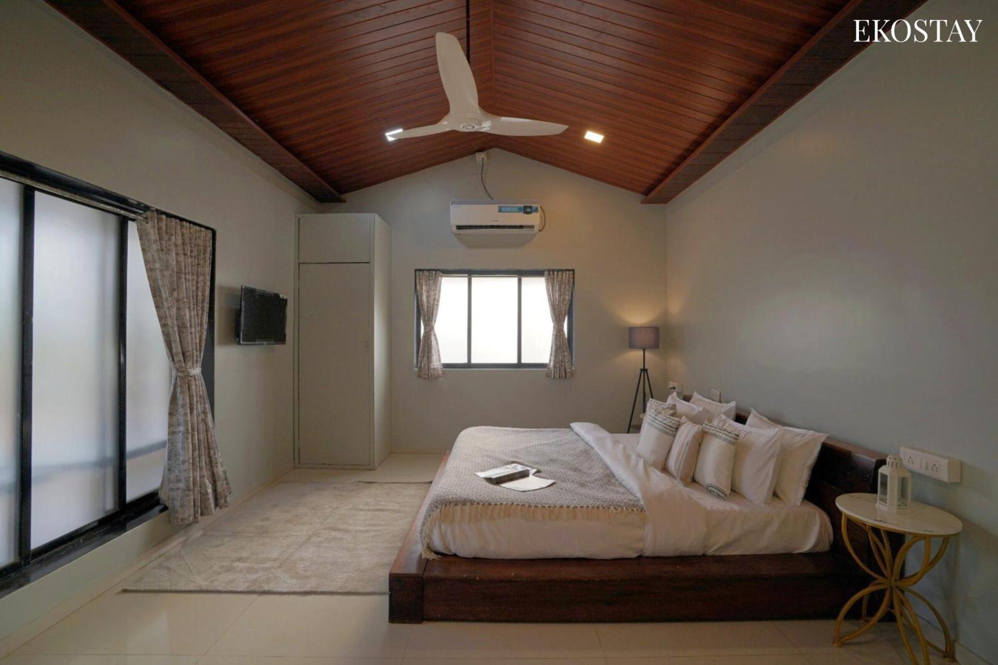 Ekostay Gold Palm Estate I Cricket Turf I Rain Dance I 2 Acre Property Karjat Eksteriør billede