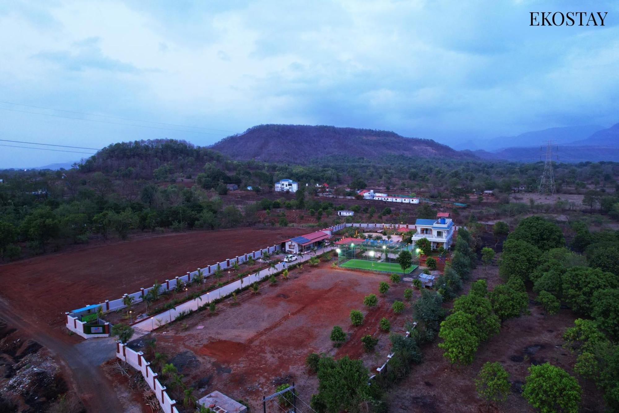 Ekostay Gold Palm Estate I Cricket Turf I Rain Dance I 2 Acre Property Karjat Eksteriør billede