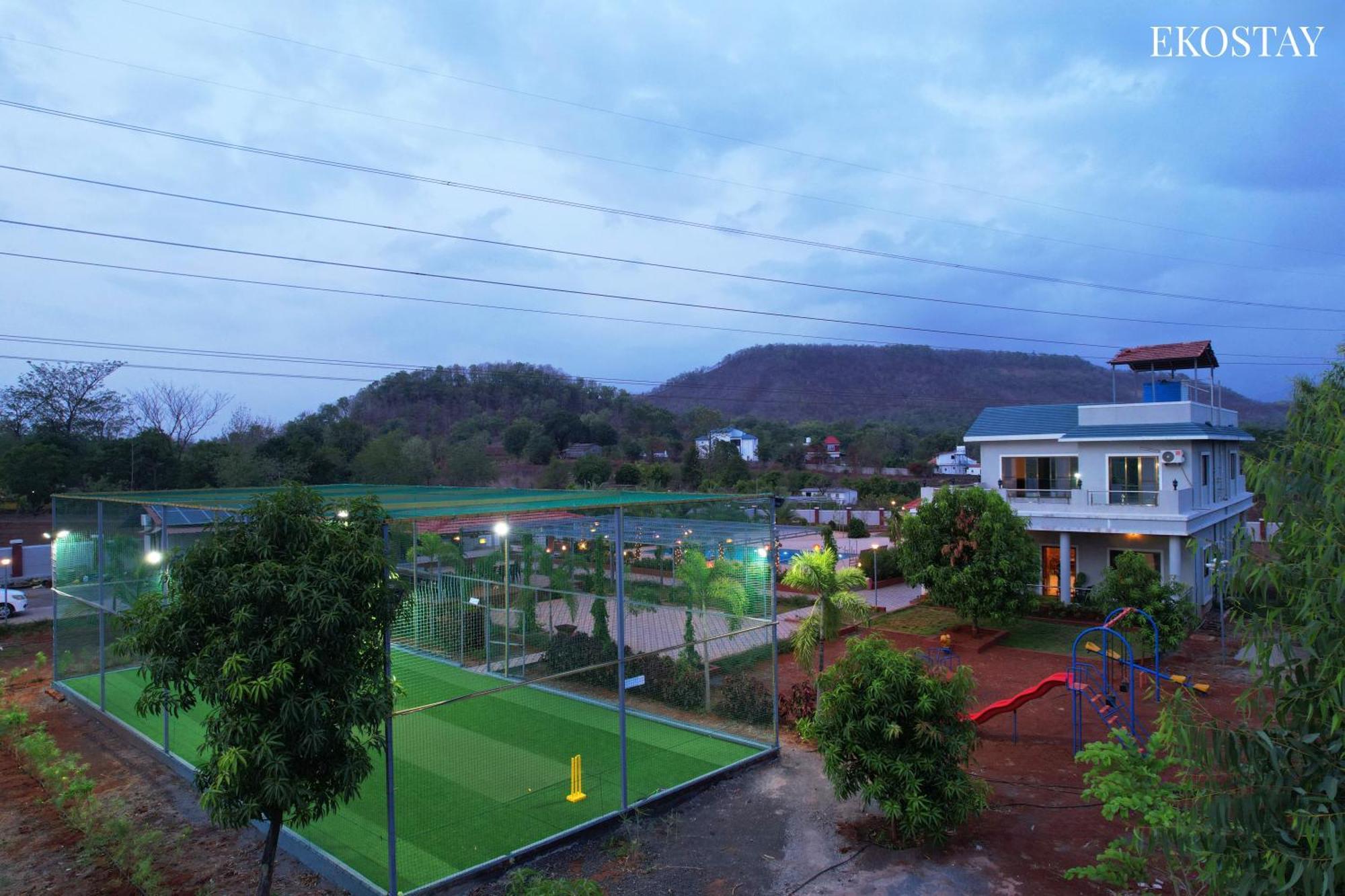 Ekostay Gold Palm Estate I Cricket Turf I Rain Dance I 2 Acre Property Karjat Eksteriør billede